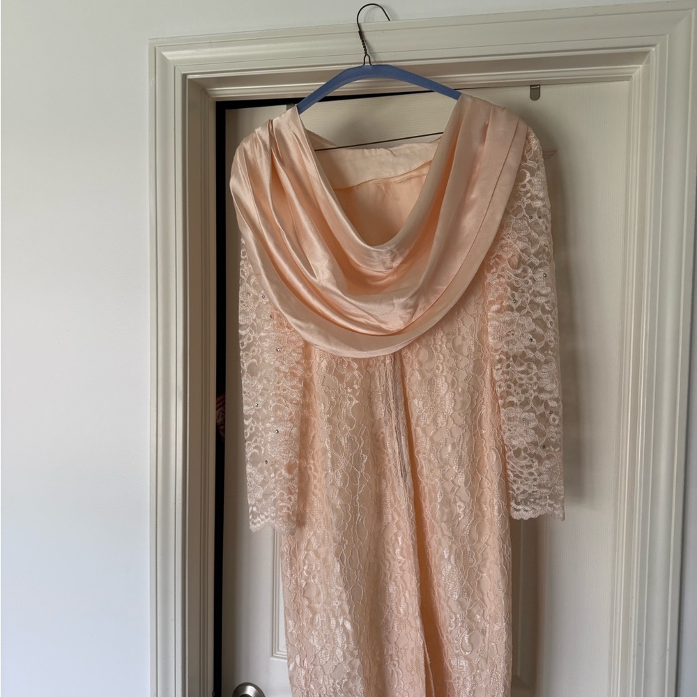 Leslie Fay Blush Lace Long Sleeve Dress - Picture 4 of 5